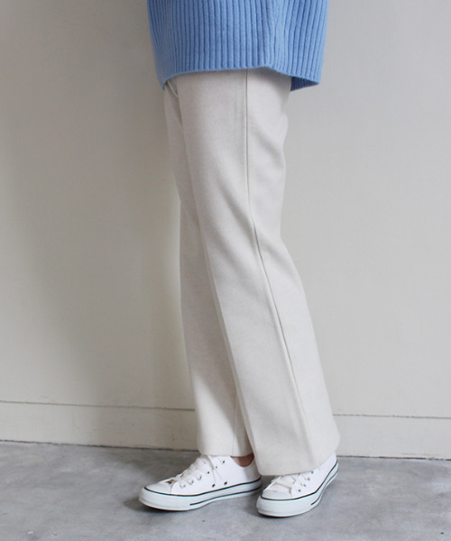 MODE ROBE（モードローブ）の「センタープレス フレアパンツ（その他パンツ・レディース・アイボリー/ブラック/ブラウン・S/M/L）」の11枚目の写真