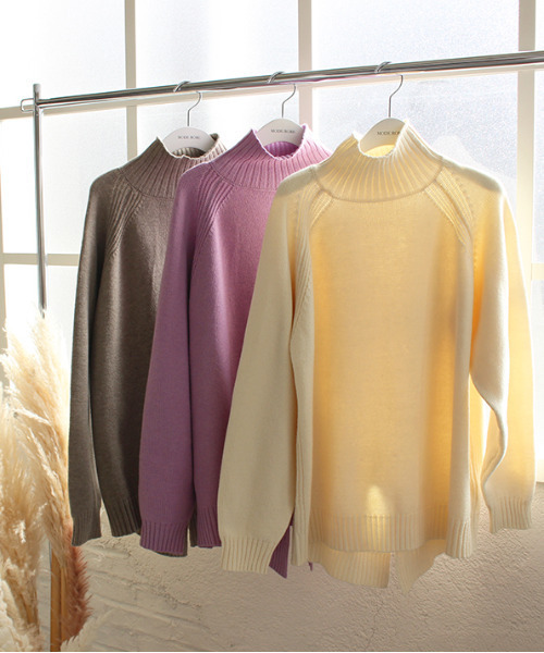 MODE ROBE(モードローブ)の「バックスリットデザインニット(ニット/セーター・レディース・パープル/アイボリー/グレイッシュベージュ・FREE)」の19枚目の写真