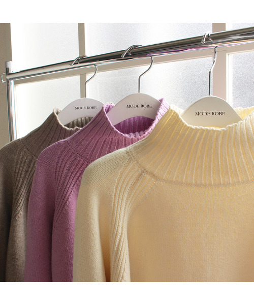 MODE ROBE(モードローブ)の「バックスリットデザインニット(ニット/セーター・レディース・パープル/アイボリー/グレイッシュベージュ・FREE)」の10枚目の写真