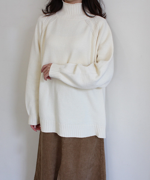 MODE ROBE(モードローブ)の「バックスリットデザインニット(ニット/セーター・レディース・パープル/アイボリー/グレイッシュベージュ・FREE)」の14枚目の写真