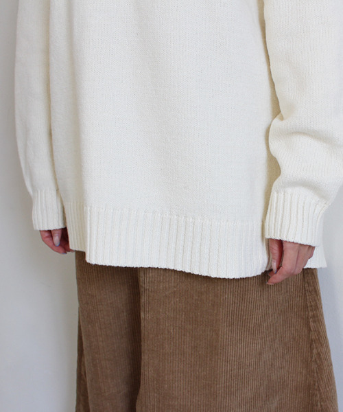 MODE ROBE(モードローブ)の「バックスリットデザインニット(ニット/セーター・レディース・パープル/アイボリー/グレイッシュベージュ・FREE)」の7枚目の写真