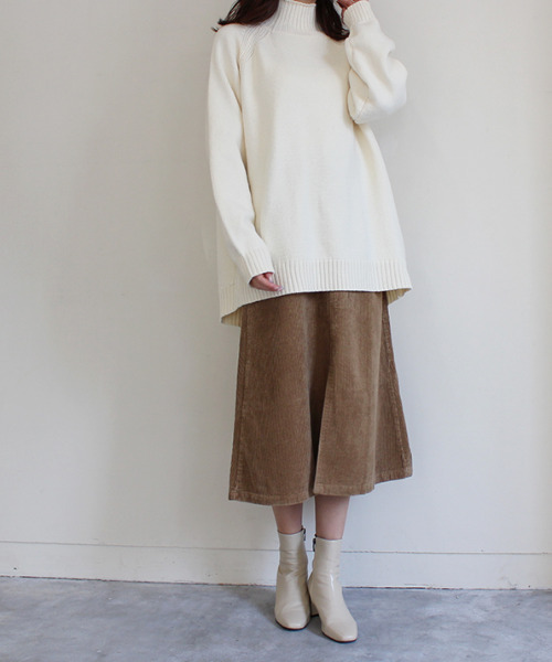 MODE ROBE(モードローブ)の「バックスリットデザインニット(ニット/セーター・レディース・パープル/アイボリー/グレイッシュベージュ・FREE)」の20枚目の写真