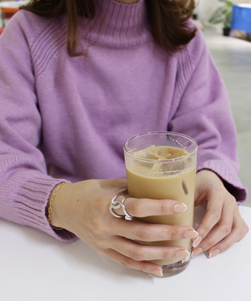 MODE ROBE(モードローブ)の「バックスリットデザインニット(ニット/セーター・レディース・パープル/アイボリー/グレイッシュベージュ・FREE)」の5枚目の写真