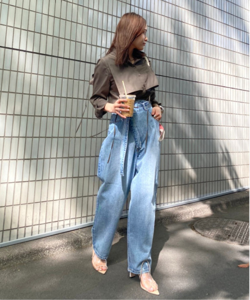 Ameri（アメリ）の「CRESCENT COLLAR APRON SHIRT（シャツ/ブラウス・レディース・ホワイト/カーキ/ピンク・FREE）」の5枚目の写真