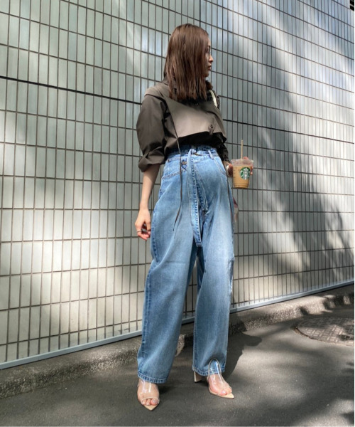 Ameri（アメリ）の「CRESCENT COLLAR APRON SHIRT（シャツ/ブラウス・レディース・ホワイト/カーキ/ピンク・FREE）」の8枚目の写真