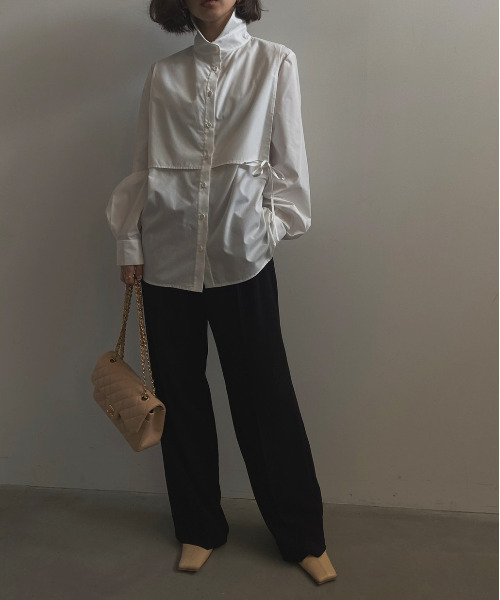 Ameri（アメリ）の「CRESCENT COLLAR APRON SHIRT（シャツ/ブラウス・レディース・ホワイト/カーキ/ピンク・FREE）」の17枚目の写真