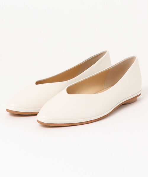 tsumori chisato WALK(ツモリチサトウォーク)の「ポインテッドトゥカッターパンプス(パンプス・レディース・ブラック/ホワイト・22.5cm/23.5cm/24.5cm/23.0cm/24.0cm)」の1枚目の写真