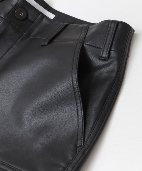 URBAN RESEARCH（アーバンリサーチ）の「GOODBETTERBEST　レザーショートカーゴパンツ（その他パンツ・メンズ・ブラック・1/2）」の16枚目の写真