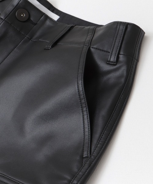 URBAN RESEARCH（アーバンリサーチ）の「GOODBETTERBEST　レザーショートカーゴパンツ（その他パンツ・メンズ・ブラック・1/2）」の6枚目の写真