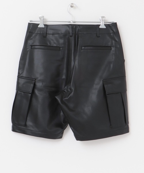 URBAN RESEARCH（アーバンリサーチ）の「GOODBETTERBEST　レザーショートカーゴパンツ（その他パンツ・メンズ・ブラック・1/2）」の2枚目の写真