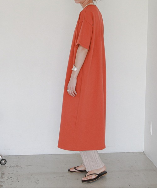 feepur（フェピュール）の「【抗菌加工】ヘビーウェイトCOTTON Teeワンピース（ワンピース・レディース・ホワイト/チャコールグレー/ブラック/ベージュ/オリーブ/オレンジ・MEDIUM）」の22枚目の写真