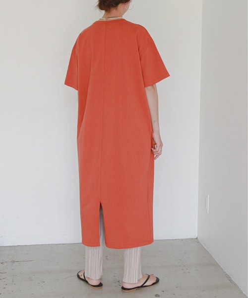 feepur（フェピュール）の「【抗菌加工】ヘビーウェイトCOTTON Teeワンピース（ワンピース・レディース・ホワイト/チャコールグレー/ブラック/ベージュ/オリーブ/オレンジ・MEDIUM）」の21枚目の写真