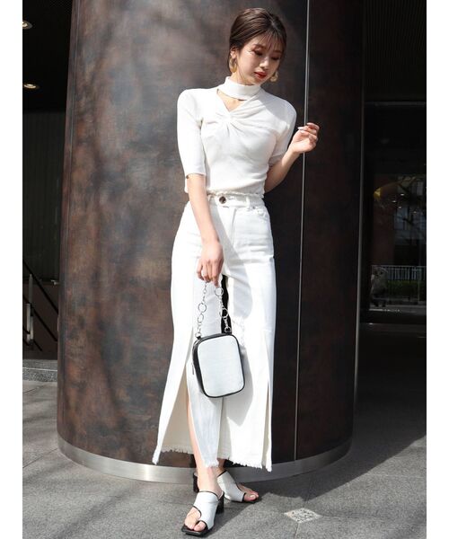 MURUA（ムルーア）の「フロントツイストハーフニット（ニット/セーター・レディース・ブラック/ベージュ/ブラウン/アイボリー・FREE）」の7枚目の写真