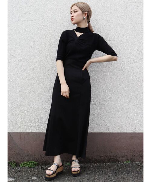 MURUA（ムルーア）の「フロントツイストハーフニット（ニット/セーター・レディース・ブラック/ベージュ/ブラウン/アイボリー・FREE）」の5枚目の写真