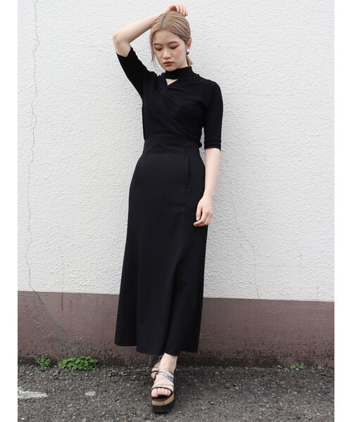 MURUA（ムルーア）の「フロントツイストハーフニット（ニット/セーター・レディース・ブラック/ベージュ/ブラウン/アイボリー・FREE）」の15枚目の写真