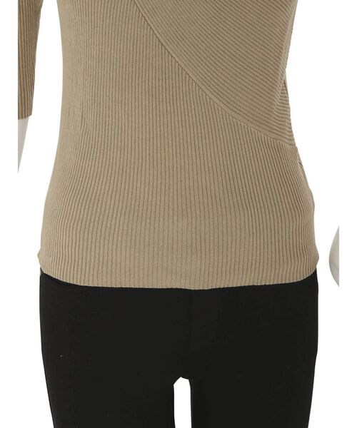 MURUA（ムルーア）の「フロントツイストハーフニット（ニット/セーター・レディース・ブラック/ベージュ/ブラウン/アイボリー・FREE）」の6枚目の写真