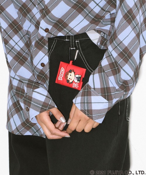 X-girl（エックスガール）の「X-girl × PEKO AirPods CASE（ヘッドフォン/イヤホン・レディース・ブラック/レッド・ONE SIZE）」の10枚目の写真