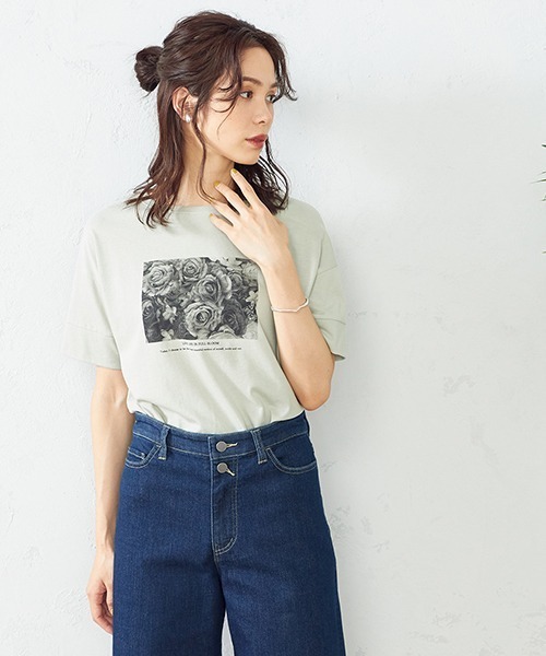COMME CA ISM(コムサイズム)の「フォトプリント Tシャツ(Tシャツ/カットソー・レディース・ホワイト/ターコイズブルー/ミント/チャコール・MEDIUM/LARGE)」の1枚目の写真