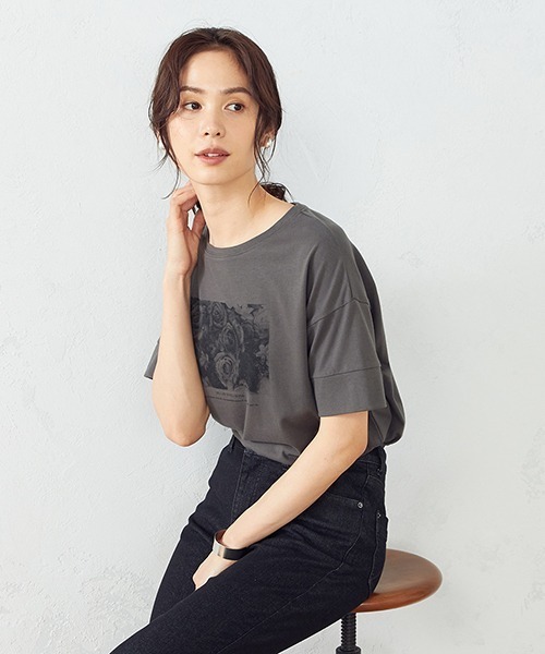 COMME CA ISM(コムサイズム)の「フォトプリント Tシャツ(Tシャツ/カットソー・レディース・ホワイト/ターコイズブルー/ミント/チャコール・MEDIUM/LARGE)」の9枚目の写真