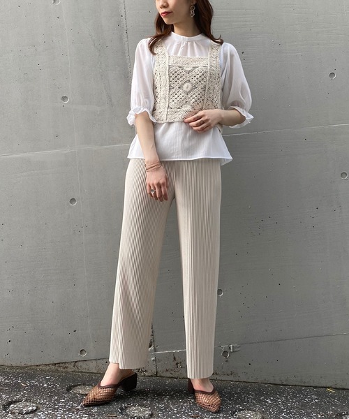 AS KNOW AS plus（アズノゥアズプラス）の「☆かぎ針ビスチェとブラウス（シャツ/ブラウス・レディース・ライトグリーン/ブルーグレー/キナリ・FREE）」の11枚目の写真