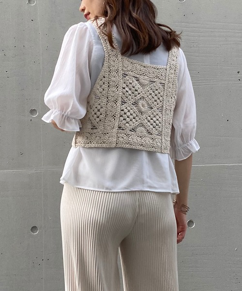 AS KNOW AS plus（アズノゥアズプラス）の「☆かぎ針ビスチェとブラウス（シャツ/ブラウス・レディース・ライトグリーン/ブルーグレー/キナリ・FREE）」の15枚目の写真