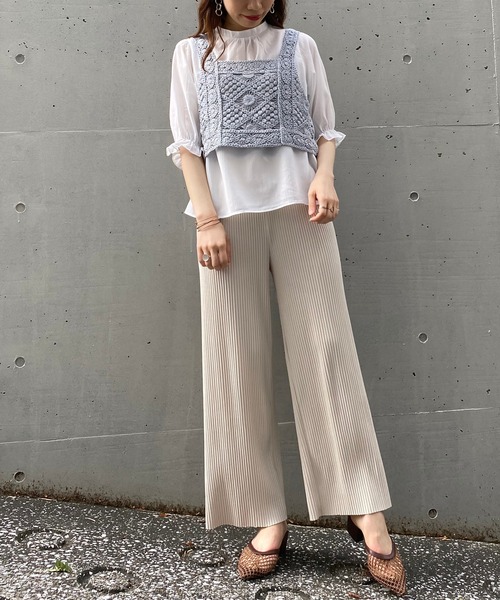 AS KNOW AS plus（アズノゥアズプラス）の「☆かぎ針ビスチェとブラウス（シャツ/ブラウス・レディース・ライトグリーン/ブルーグレー/キナリ・FREE）」の13枚目の写真