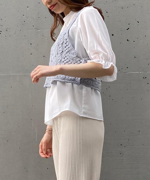 AS KNOW AS plus（アズノゥアズプラス）の「☆かぎ針ビスチェとブラウス（シャツ/ブラウス・レディース・ライトグリーン/ブルーグレー/キナリ・FREE）」の9枚目の写真