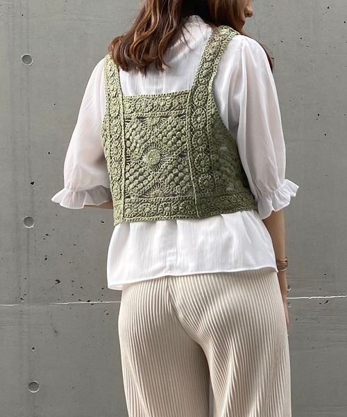 AS KNOW AS plus（アズノゥアズプラス）の「☆かぎ針ビスチェとブラウス（シャツ/ブラウス・レディース・ライトグリーン/ブルーグレー/キナリ・FREE）」の16枚目の写真