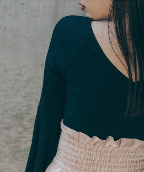 Romansual（ロマンシュアル）の「Romansual/2WAYフレアスリーブトップス（Tシャツ/カットソー・レディース・ブラック・FREE）」の5枚目の写真