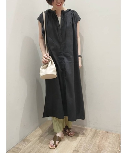 Lugnoncure（ルノンキュール）の「前開きギャザーワンピース（ワンピース・レディース・ブルー/ベージュ/ブラック・ﾌﾘ-）」の2枚目の写真