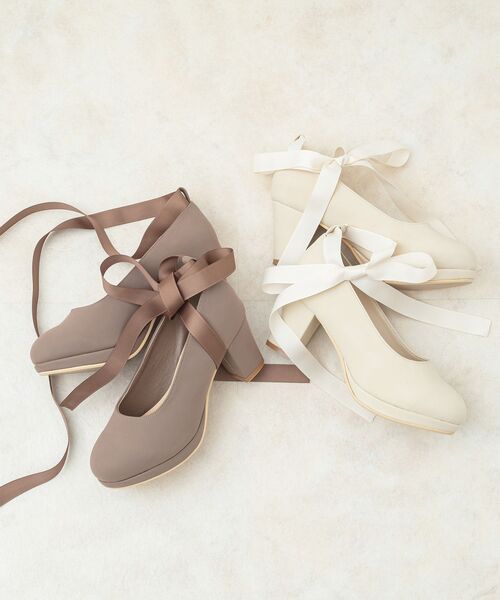 MAJESTIC LEGON（マジェスティックレゴン）の「リボンsetフカフカパンプス（パンプス・レディース・アイボリー/グレー/ブラック/モカ・SMALL/MEDIUM/LARGE/X-LARGE）」の4枚目の写真