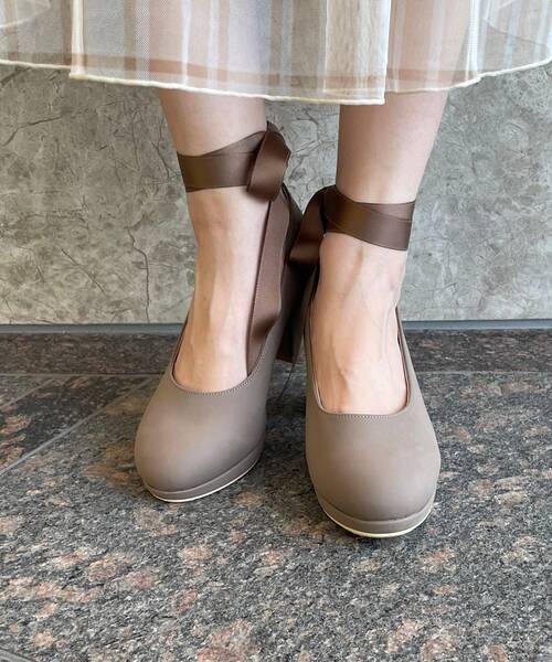 MAJESTIC LEGON（マジェスティックレゴン）の「リボンsetフカフカパンプス（パンプス・レディース・アイボリー/グレー/ブラック/モカ・SMALL/MEDIUM/LARGE/X-LARGE）」の15枚目の写真