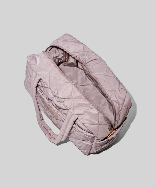 MARC JACOBS（マークジェイコブス）の「QUILTED NYLON/キルテッド ナイロン ラージ ウィークエンダー（ボストンバッグ・レディース・ピンク系その他・ONE SIZE）」の4枚目の写真