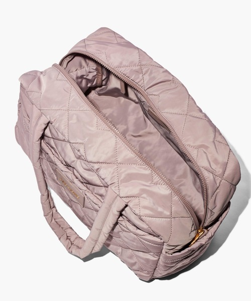 MARC JACOBS（マークジェイコブス）の「QUILTED NYLON/キルテッド ナイロン ラージ ウィークエンダー（ボストンバッグ・レディース・ピンク系その他・ONE SIZE）」の9枚目の写真