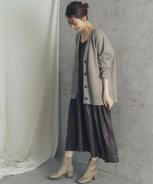 URBAN RESEARCH ROSSO（アーバンリサーチロッソ）の「スムースVネックニットカーディガン（カーディガン/ボレロ・レディース・ベージュ/グリーン・FREE）」の6枚目の写真