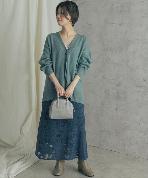 URBAN RESEARCH ROSSO（アーバンリサーチロッソ）の「スムースVネックニットカーディガン（カーディガン/ボレロ・レディース・ベージュ/グリーン・FREE）」の12枚目の写真