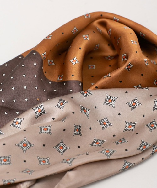 NANO universe（ナノユニバース）の「切り替えプリントスカーフ（バンダナ/スカーフ・レディース・パープル/キャメル・FREE）」の4枚目の写真