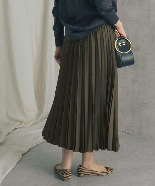 URBAN RESEARCH ROSSO（アーバンリサーチロッソ）の「サテンプリーツスカート（スカート・レディース・ネイビー/カーキ/ピンク・38/36）」の20枚目の写真