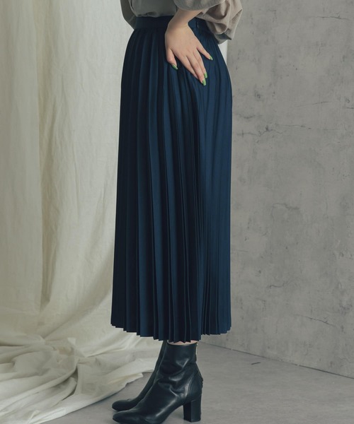 URBAN RESEARCH ROSSO（アーバンリサーチロッソ）の「サテンプリーツスカート（スカート・レディース・ネイビー/カーキ/ピンク・38/36）」の16枚目の写真