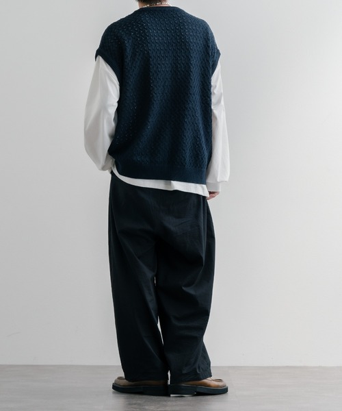 epnok(エプノック)の「透かし編みニットベスト(ベスト・メンズ・ブラック/ネイビー/ライトブラウン/グレイッシュベージュ・SMALL/MEDIUM/LARGE)」の14枚目の写真