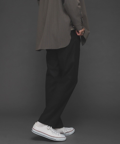 SENSE OF PLACE by URBAN RESEARCH(センスオブプレイスバイアーバンリサーチ)の「『セットアップ対応』CARREMANタックテーパードスラックス(スラックス・メンズ・チャコールグレー/ブラック/カーキ・MEDIUM/LARGE)」の7枚目の写真
