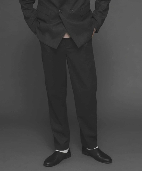 SENSE OF PLACE by URBAN RESEARCH(センスオブプレイスバイアーバンリサーチ)の「『セットアップ対応』CARREMANタックテーパードスラックス(スラックス・メンズ・チャコールグレー/ブラック/カーキ・MEDIUM/LARGE)」の9枚目の写真