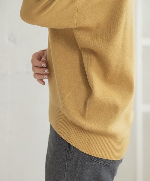 ITEMS URBANRESEARCH（アイテムズ アーバンリサーチ）の「ベーシックVネックニット（ニット/セーター・レディース・ベージュ/ブラウン/マスタード・FREE）」の16枚目の写真