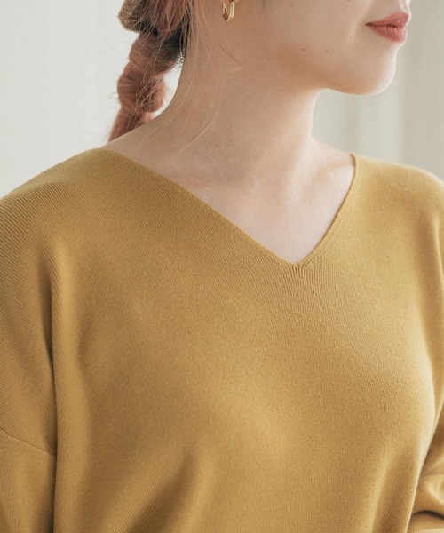 ITEMS URBANRESEARCH（アイテムズ アーバンリサーチ）の「ベーシックVネックニット（ニット/セーター・レディース・ベージュ/ブラウン/マスタード・FREE）」の10枚目の写真