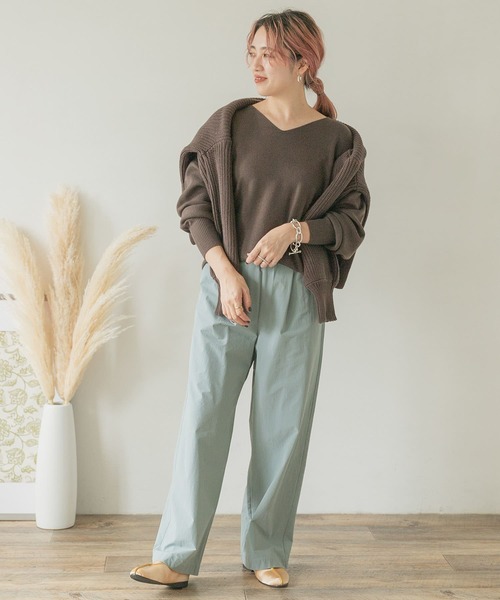 ITEMS URBANRESEARCH（アイテムズ アーバンリサーチ）の「ベーシックVネックニット（ニット/セーター・レディース・ベージュ/ブラウン/マスタード・FREE）」の6枚目の写真