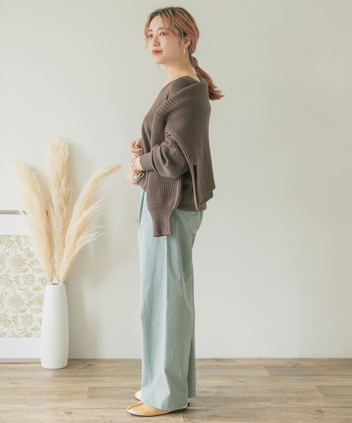 ITEMS URBANRESEARCH（アイテムズ アーバンリサーチ）の「ベーシックVネックニット（ニット/セーター・レディース・ベージュ/ブラウン/マスタード・FREE）」の18枚目の写真