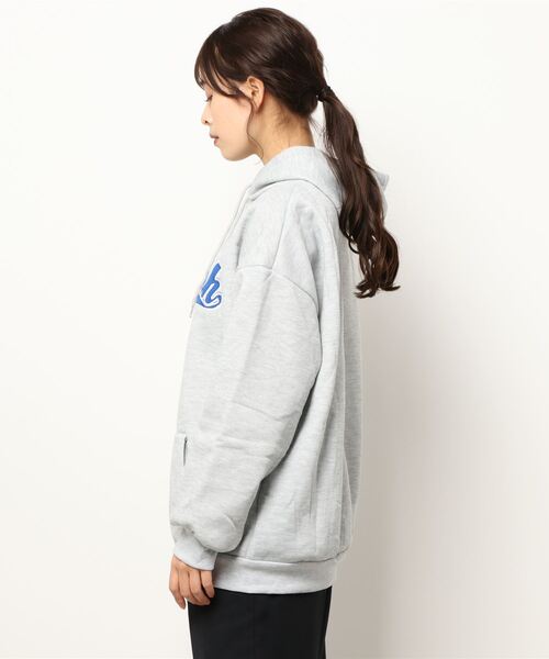 lala Born（ララボーン）の「フロントロゴオーバーサイズパーカー（パーカー・レディース・グレー/グリーン/イエロー・FREE）」の5枚目の写真