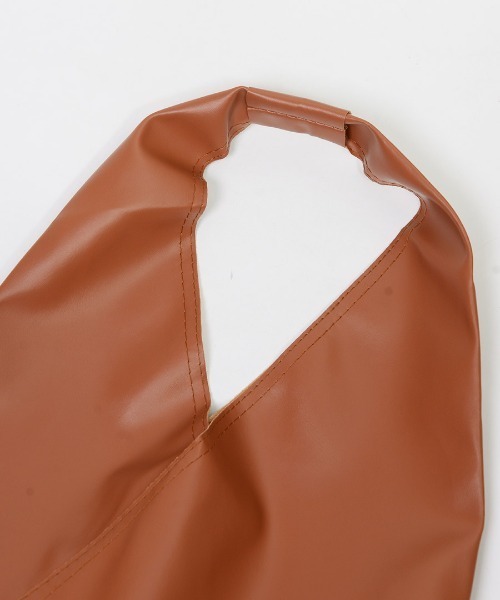 shopnikoniko（ショップニコニコ）の「トライアングル バッグ シルバー A4 無地 トートバッグ（トートバッグ・レディース・ブラック/ホワイト/ブラウン/シルバー・フリー）」の17枚目の写真