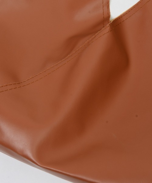 shopnikoniko（ショップニコニコ）の「トライアングル バッグ シルバー A4 無地 トートバッグ（トートバッグ・レディース・ブラック/ホワイト/ブラウン/シルバー・フリー）」の19枚目の写真