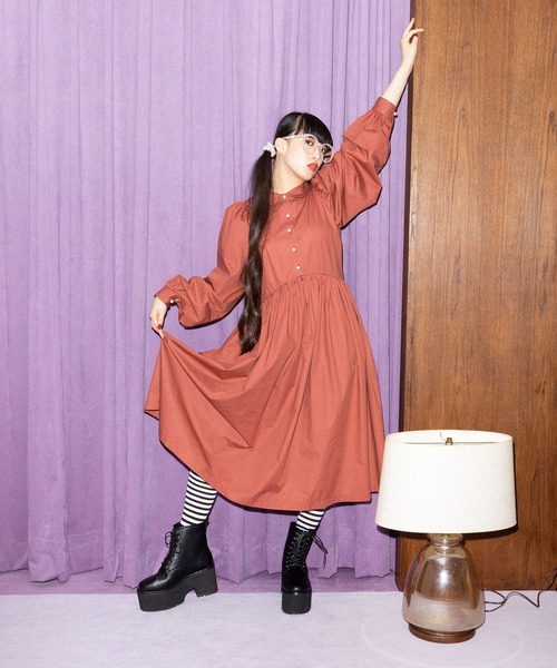 パールボタンワンピース カーキ PUNYUS（プニュズ）の「パールボタンシャツワンピース（シャツ